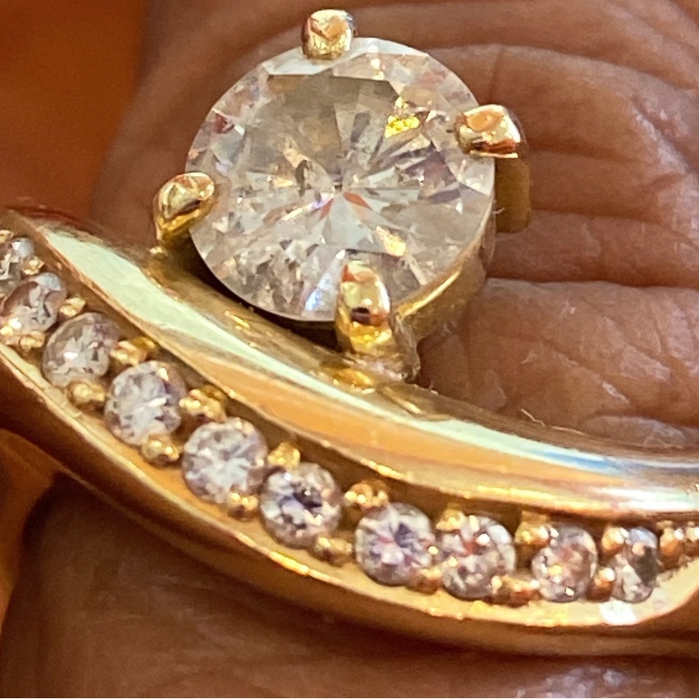 18k Gold One Carat Diamond Ring